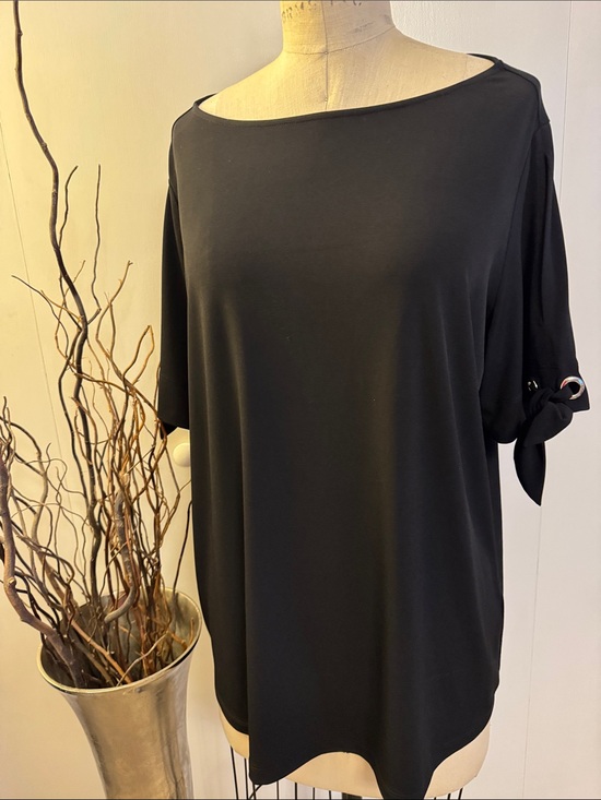 Susan Graver Tops - Susan Graver Black Short-Sleeve Tie-Accent Top